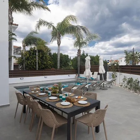 Evelmar Villa Protaras
